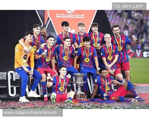 老友重聚感人瞬间佩尼亚福特赛后与巴萨昔日队友深情拥抱 老友重聚感人瞬间佩尼亚福特赛后与巴萨昔日队友深情拥抱